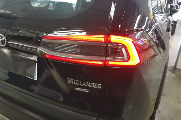 丰田 威兰达 2020款 2.0L CVT四驱豪华版车身外观6006