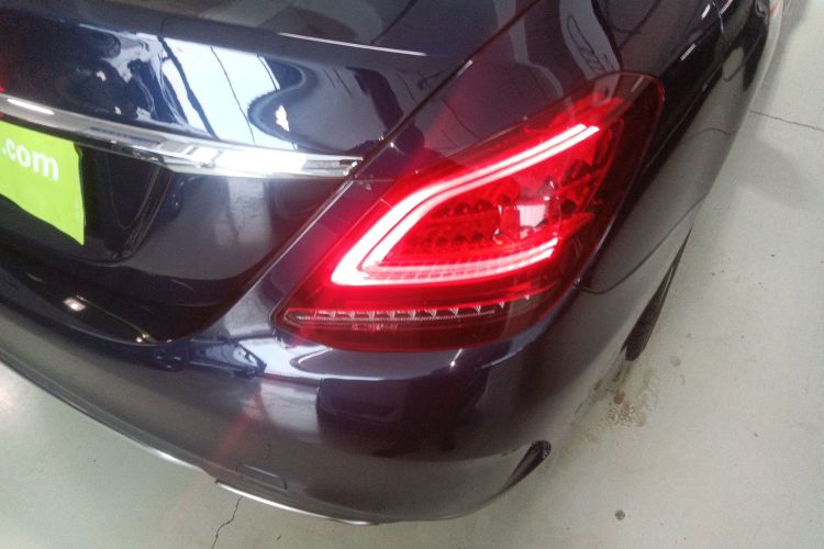 奔驰C级 2020款 C 260 L 运动版车身外观9