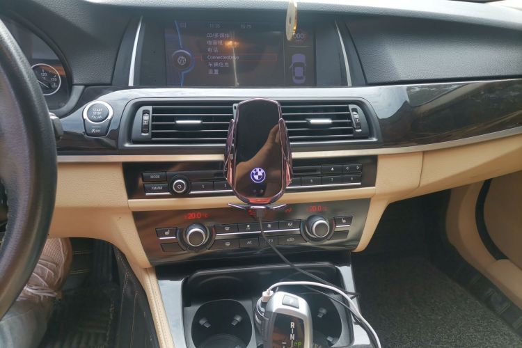 宝马5系 2014款 525Li 领先型中控内饰16