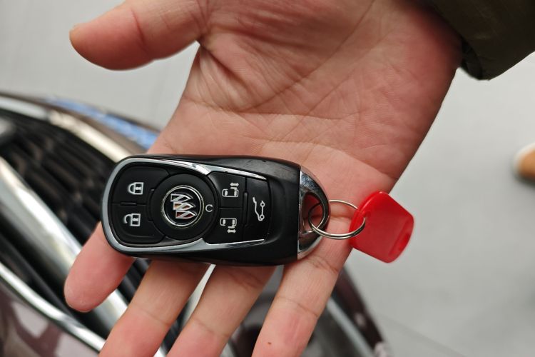 别克GL8 2020款 ES陆尊 653T 豪华型中控内饰11