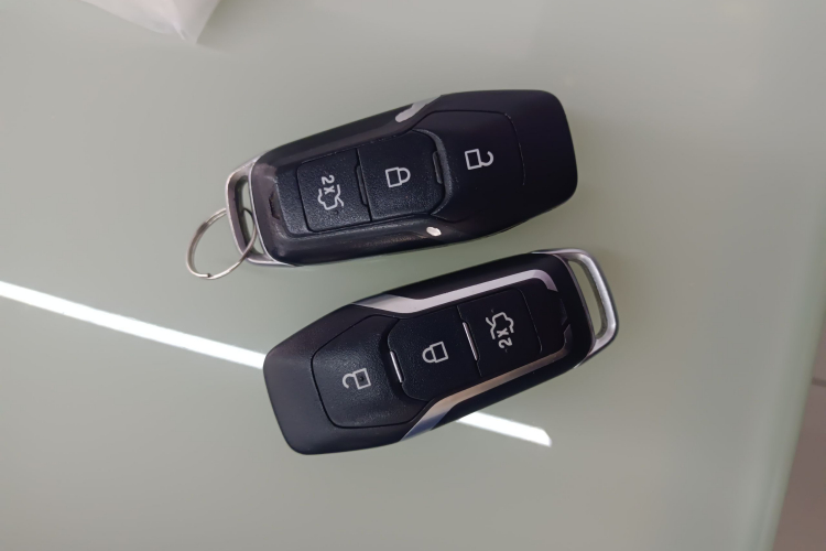 福特 蒙迪欧 2013款 2.0L GTDi200时尚型中控内饰7001