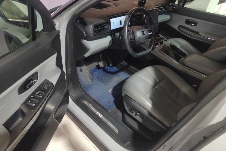 蔚来ES8 2020款 580KM 签名版 六座版中控内饰7003