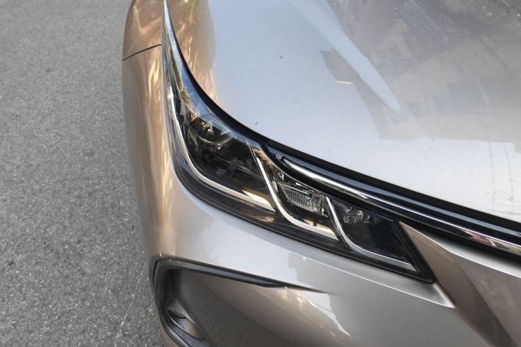 丰田 卡罗拉 2019款 双擎 1.8L E-CVT GL-i精英版车身外观8