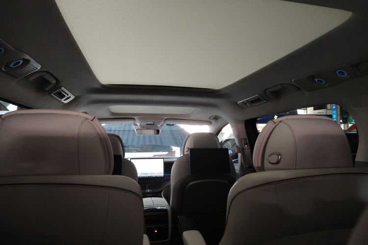 腾势D9 2022款 DM-i 970 四驱旗舰型局部细节22