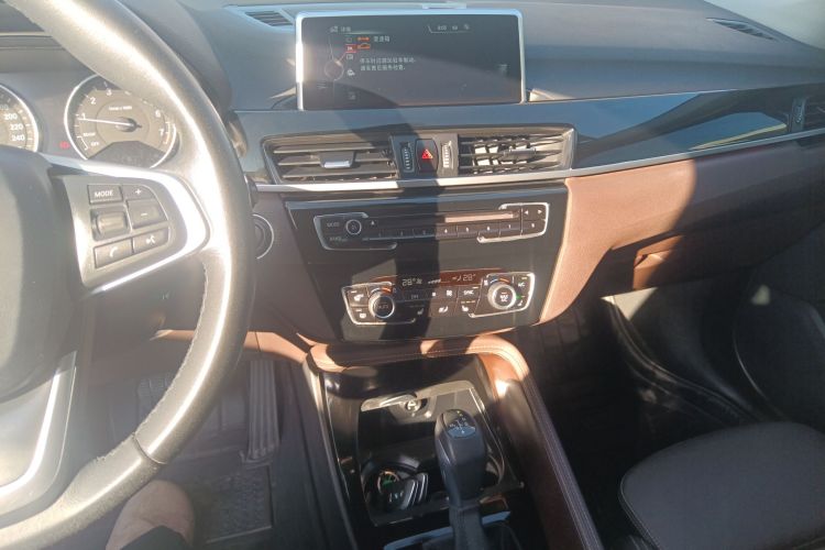 宝马X1 2016款 xDrive20Li 豪华型局部细节16