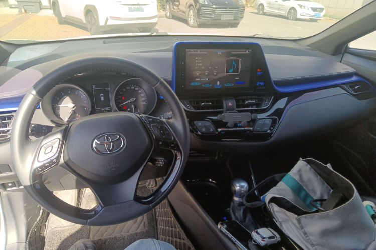 丰田C-HR 2020款 2.0L 豪华版中控内饰12