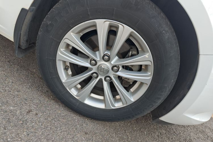 别克 英朗 2015款 15N 自动进取型车身外观10