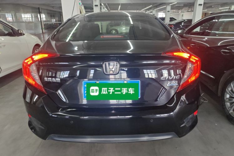 本田 思域 2016款 220TURBO CVT尊贵版车身外观6