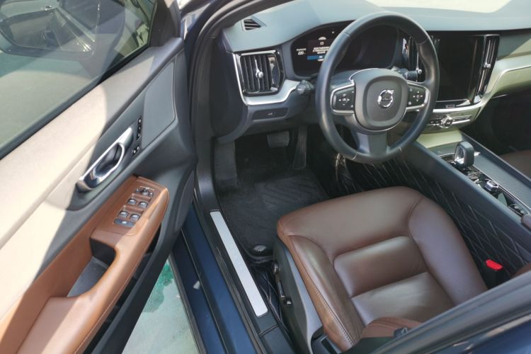 沃尔沃S60 2023款 B4 智逸豪华版中控内饰20