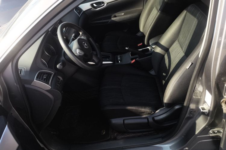 日产 轩逸 2021款 经典 1.6XE CVT舒适版中控内饰19