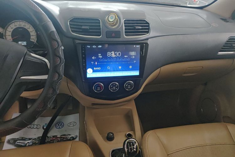 五菱汽车 五菱宏光 2014款 1.2L S舒适型国IV中控内饰16