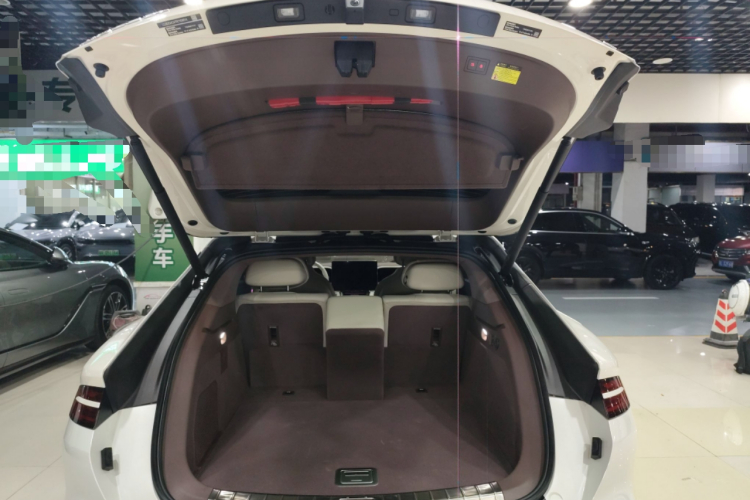 腾势Z9GT 2024款 1100四驱Ultra版机舱底盘23