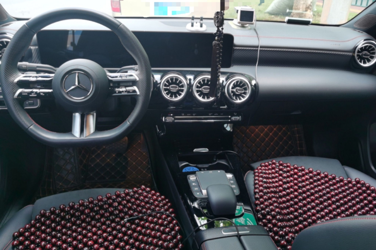 奔驰A级 2023款 A 200 L 时尚型中控内饰7002