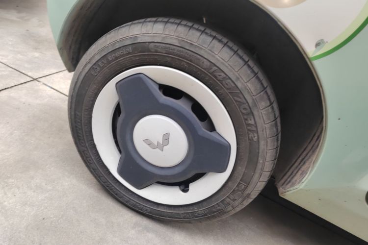 五菱汽车 宏光MINIEV 2021款 马卡龙臻享款 磷酸铁锂车身外观6008