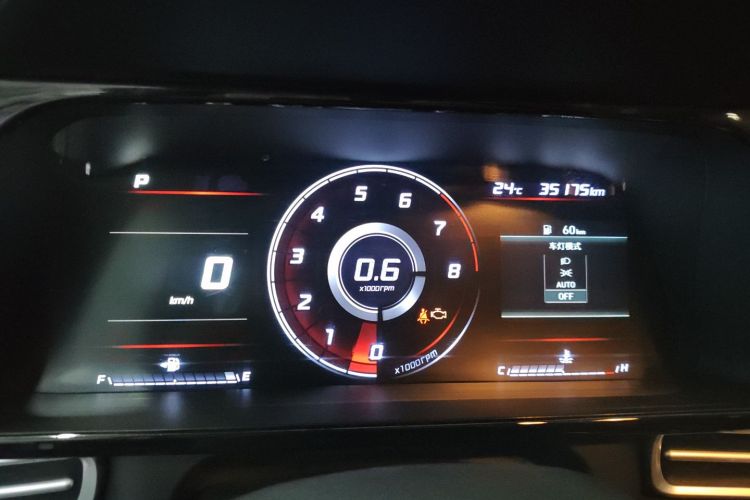 现代 伊兰特 2022款 1.5L CVT GLX精英版中控内饰14