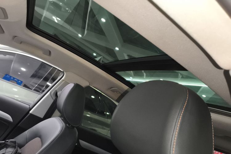 奥迪Q3 2018款 30周年年型 30 TFSI 时尚型中控内饰22