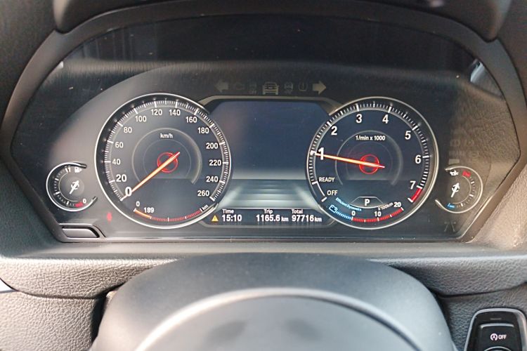 宝马3系 2019款 320i M运动曜夜版中控内饰14