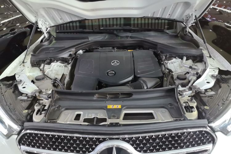 奔驰GLC 2023款 GLC 260 L 4MATIC 动感型 7座机舱底盘24