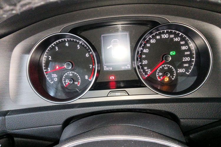 大众 高尔夫 2016款 230TSI 自动豪华型中控内饰14