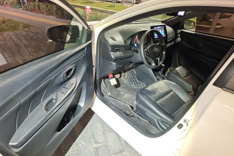 丰田 威驰 2021款 1.5L CVT创行版中控内饰20