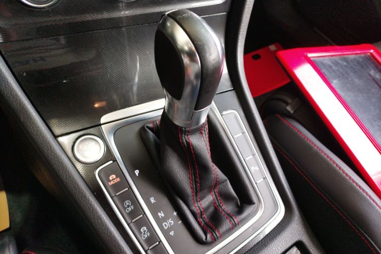 大众 高尔夫GTI 2016款 2.0TSI GTI中控内饰18