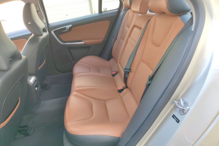 沃尔沃S60 2019款 S60L 改款 T5 智进进阶版中控内饰21