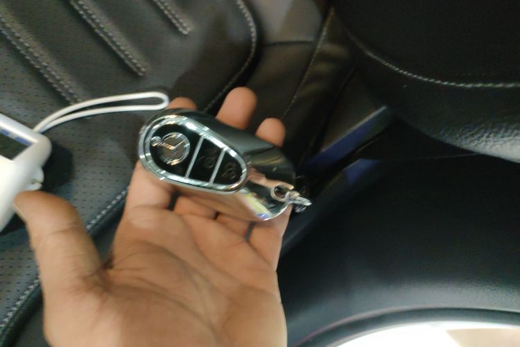 奔驰C级 2022款 C 260 L 运动版中控内饰11