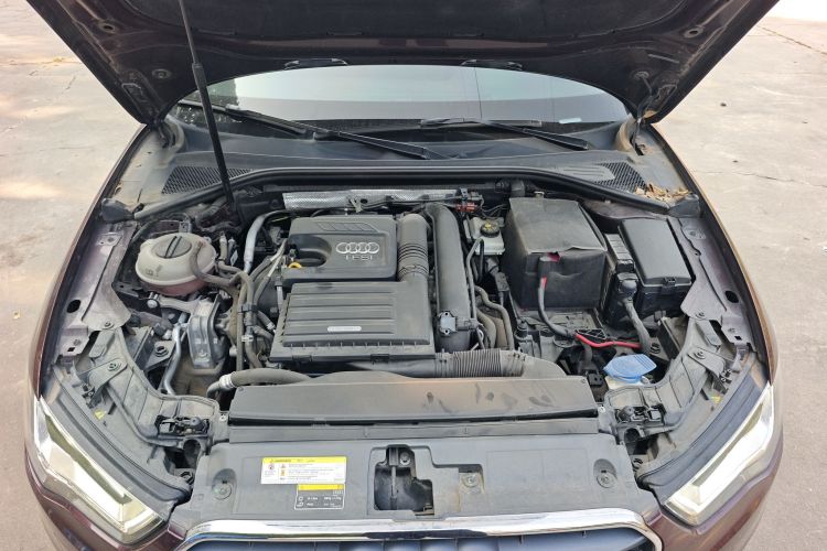 奥迪A3 2016款 Sportback 35 TFSI 领英型机舱底盘24