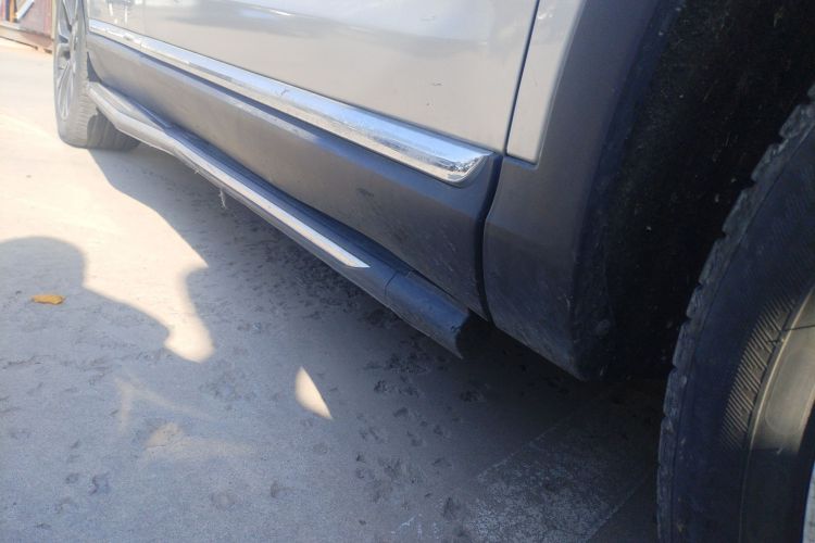 红旗HS5 2019款 2.0T 智联旗享四驱版局部细节9001