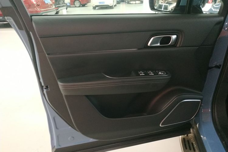 理想汽车 理想ONE 2021款 增程6座版中控内饰7007