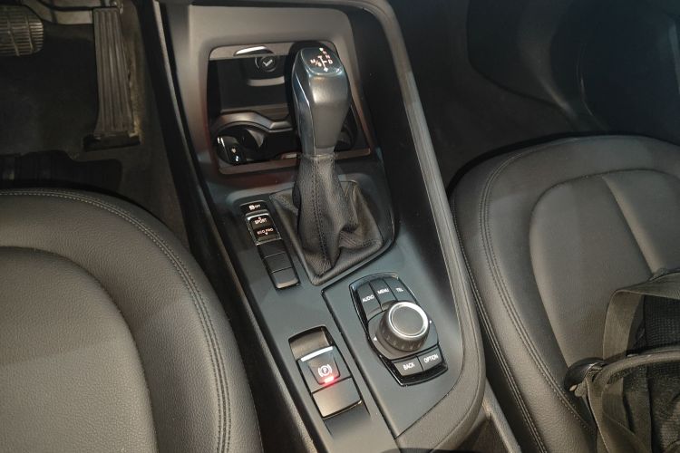 宝马X1 2018款 sDrive20Li 领先型中控内饰18