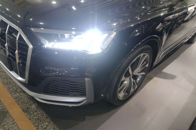 奥迪Q7 2021款 55 TFSI quattro S line运动型局部细节36