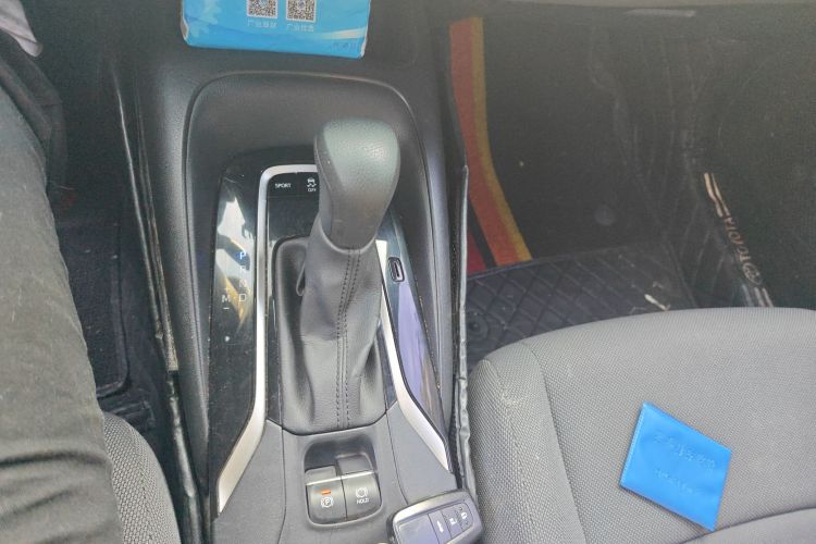 丰田 雷凌 2019款 185T CVT豪华版 国VI中控内饰18