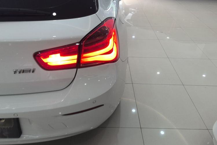 宝马1系(进口) 2016款 118i 领先型车身外观6001