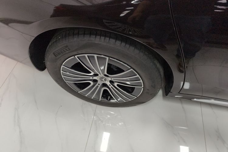 奔驰E级 2025款 改款 E 260 L车身外观6008