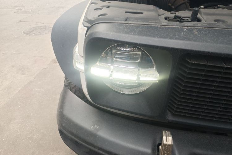 坦克300 2023款 2.0T 铁骑02车身外观8