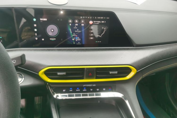 长安UNI-T 2022款 2.0T 运动版 尊贵型局部细节16