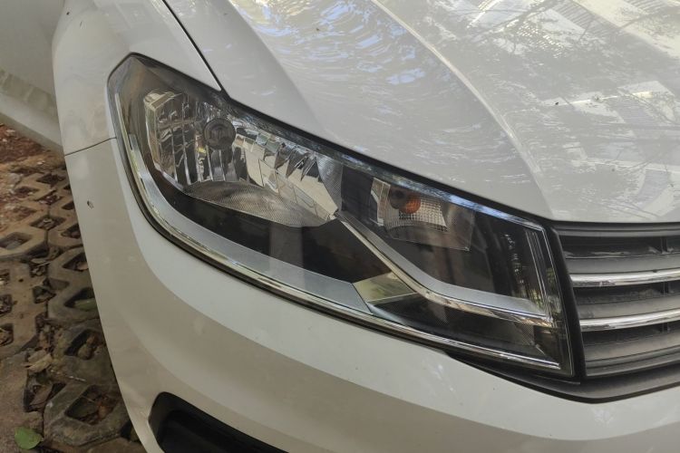 大众 桑塔纳 2018款 1.5L 手动风尚版车身外观8