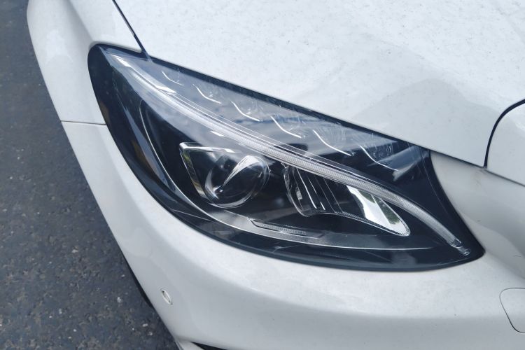 奔驰C级 2017款 C 200 运动版车身外观8