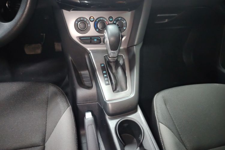 福特 福克斯 2012款 两厢 1.6L 自动舒适型局部细节18