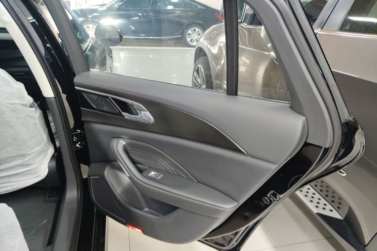 红旗H6 2025款 2.0T 致美版中控内饰7006