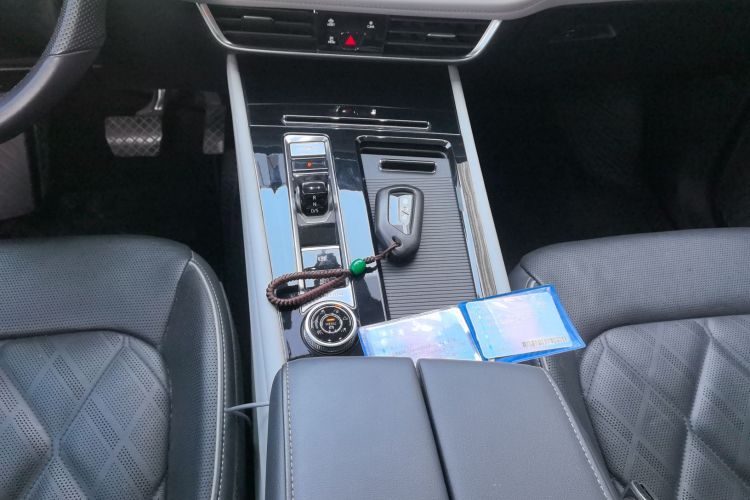 大众 途昂 2022款 530 V6 四驱尊崇旗舰版中控内饰18