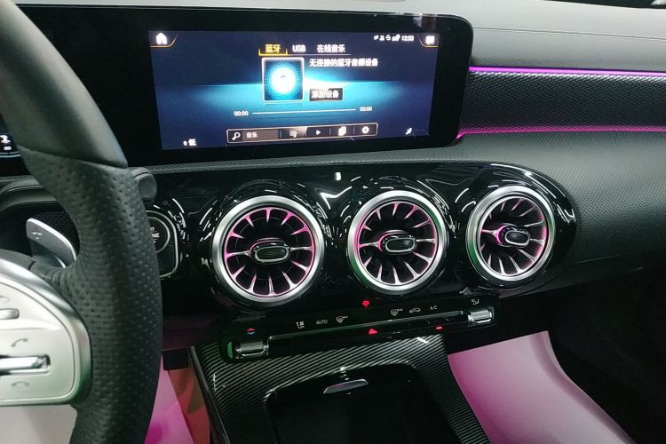 奔驰A级 2022款 改款 A 200 L 运动轿车时尚型中控内饰16