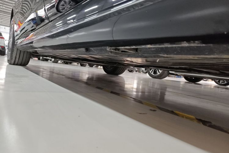 奔驰E级 2022款 改款二 E 260 L 运动型 4MATIC局部细节9002