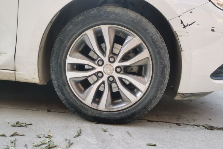 别克 英朗 2018款 18T 自动精英型车身外观10