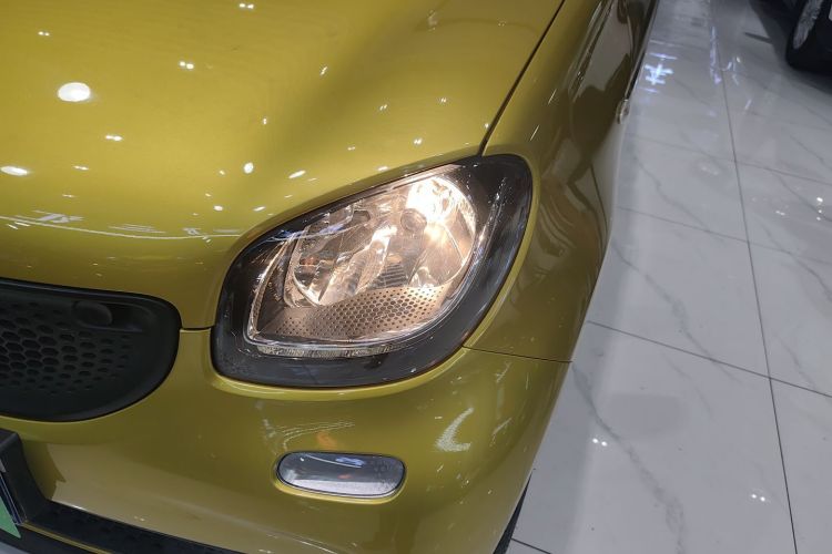smart forfour 2016款 1.0L 52千瓦灵动版车身外观36