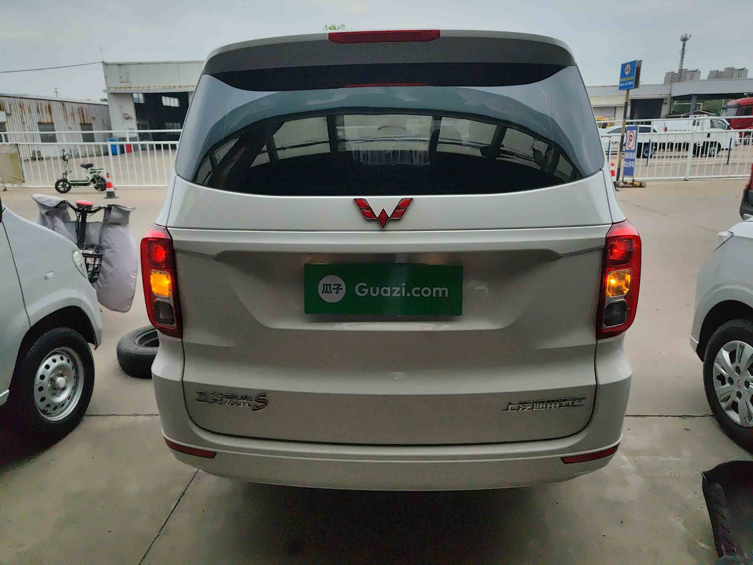 五菱汽车 五菱宏光 2021款 改款1.5L S标准型 电动助力LAR(3)