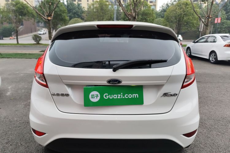 福特 嘉年华 2013款 两厢 1.5L 自动时尚型车身外观6