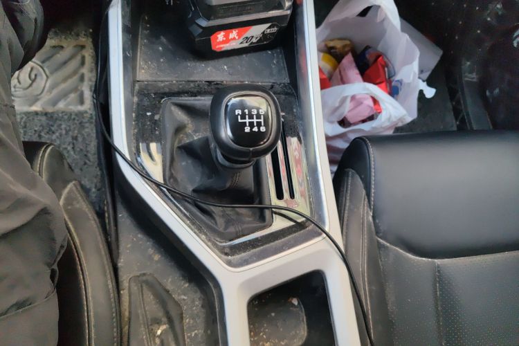 五菱汽车 五菱佳辰 2022款 1.5L 手动轻享舒适型中控内饰18