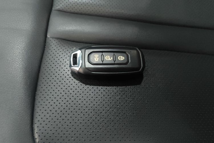 江铃 大道 2024款 敢探者 2.3T汽油自动四驱极境款中控内饰7001